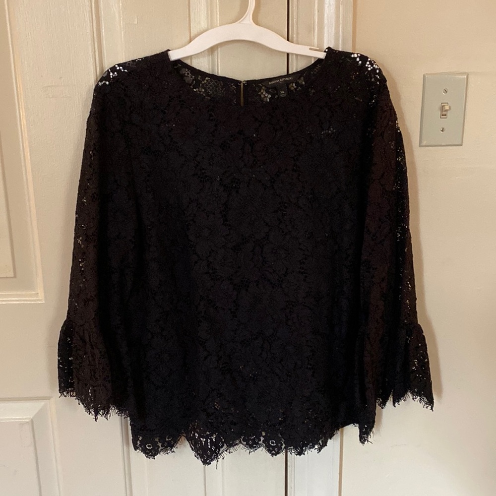 Lace Banana Republic Blouse - bell sleeves - size XL